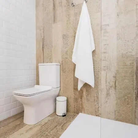 Family Century House With Terrace And Parking Apartman *